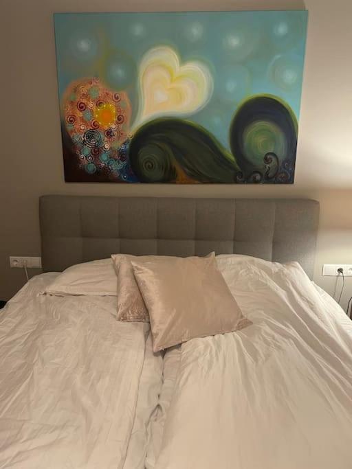 Beautiful Apartment Near Airport Njarthvik ภายนอก รูปภาพ