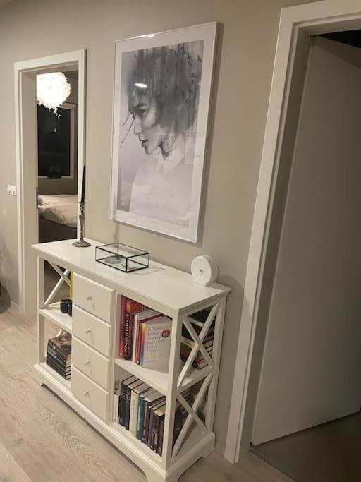 Beautiful Apartment Near Airport Njarthvik ภายนอก รูปภาพ